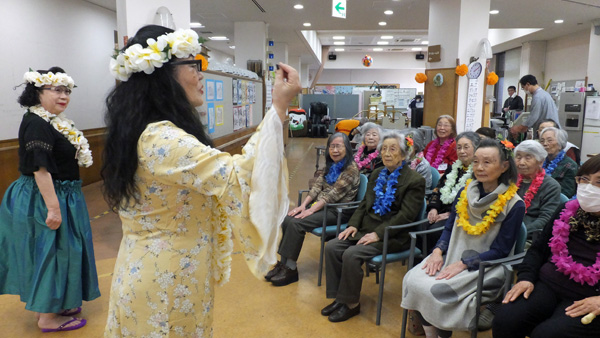 豊先生と踊ろう！みんなでフラ