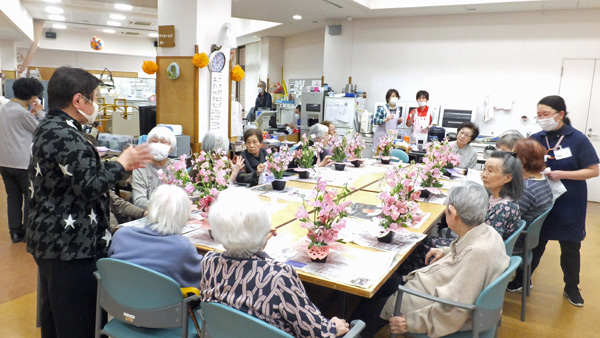 平田先生と“花咲く”を製作