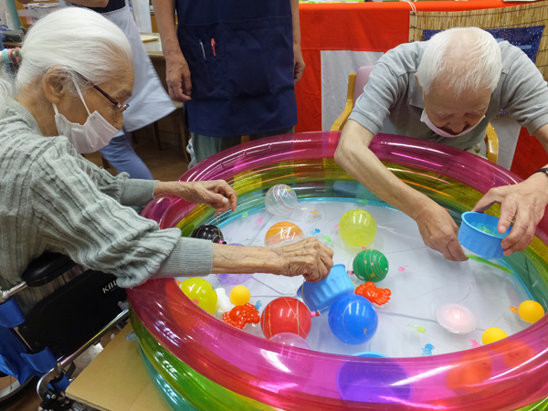 ヨーヨー釣りと金魚すくい